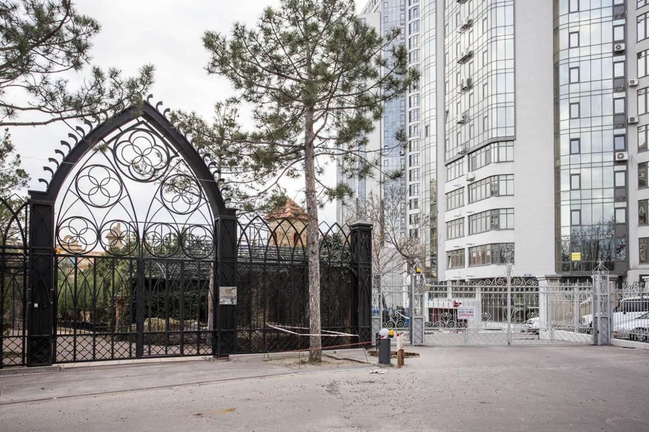 2-Roomed Apartment With Living Room Одеса Екстер'єр фото